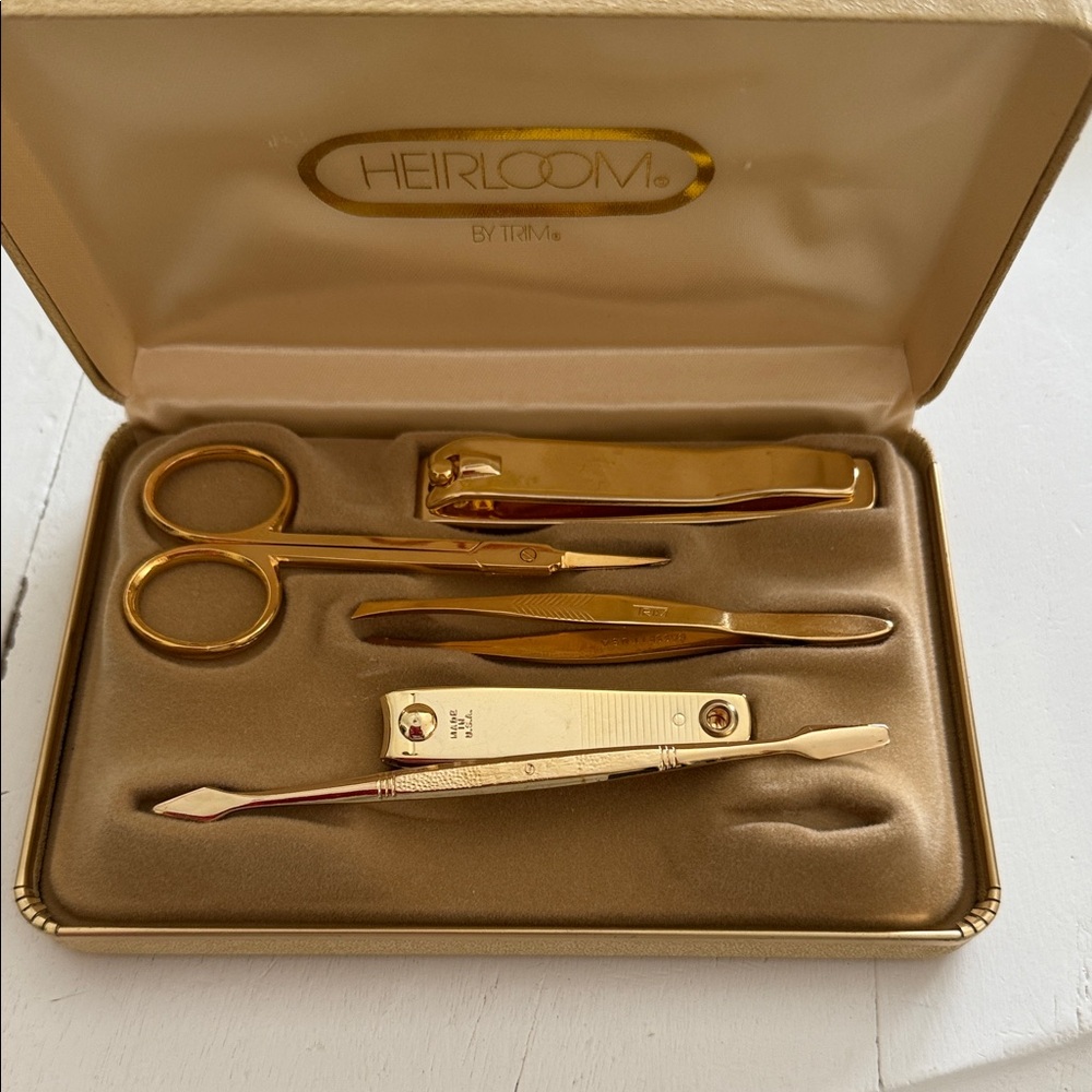 Heirloom Gold Manicure Set by